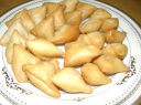 मूंग की दाल के मिनी समोसे (Moong Dal Samosa Recipe)